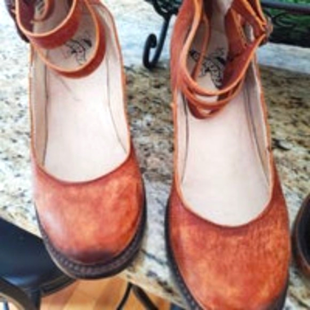 Freebird-RANDI, Size 9, Cognac/Brown- Beautiful